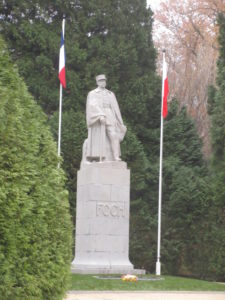 La Clairière de l'Armistice.- statue du Maréchal Foch -JPG